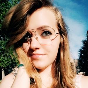 Meet your Posher, Leah